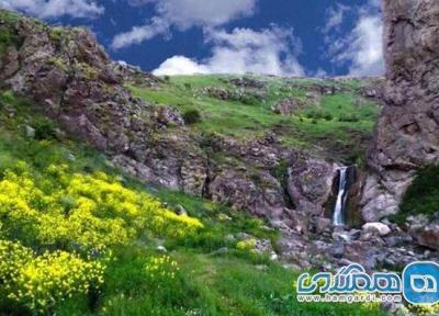 آبشار عرب دیزج یکی از جاذبه های طبیعی آذربایجان غربی به شمار می رود