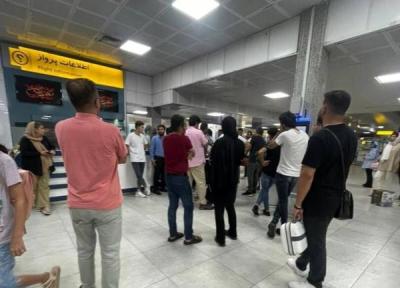پرواز کیش به تبریز به علت نقص فنی در فرودگاه ماند؛ مسافران همچنان بلاتکلیف